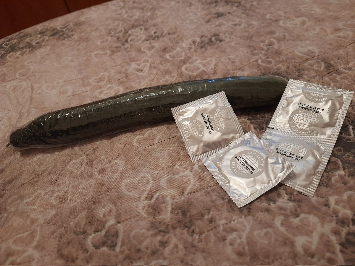 FtWonderlans's tweet photo. https://t.co/sOSU3OV4Qh
Today at the supermarket I felt like... who knows what I'll do with it....🥒💦😈

Oggi al supermercato mi è venuta voglia... chissà cosa ne farò🇮🇹 https://t.co/SYvl6BdaHp