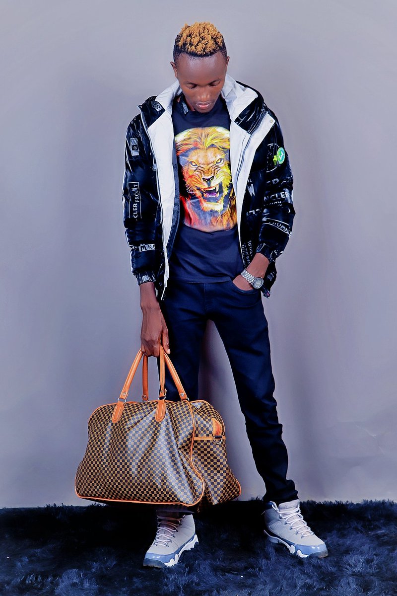 OfficioManSango's tweet photo. Donโt let the idea of being lonely make you reconnect with toxic people. You shouldnโt drink poison just because youโre thirsty
Options are plenty but you can always Suit yourself #Motwe
๐ธ JB studios https://t.co/6oIUSopzVz