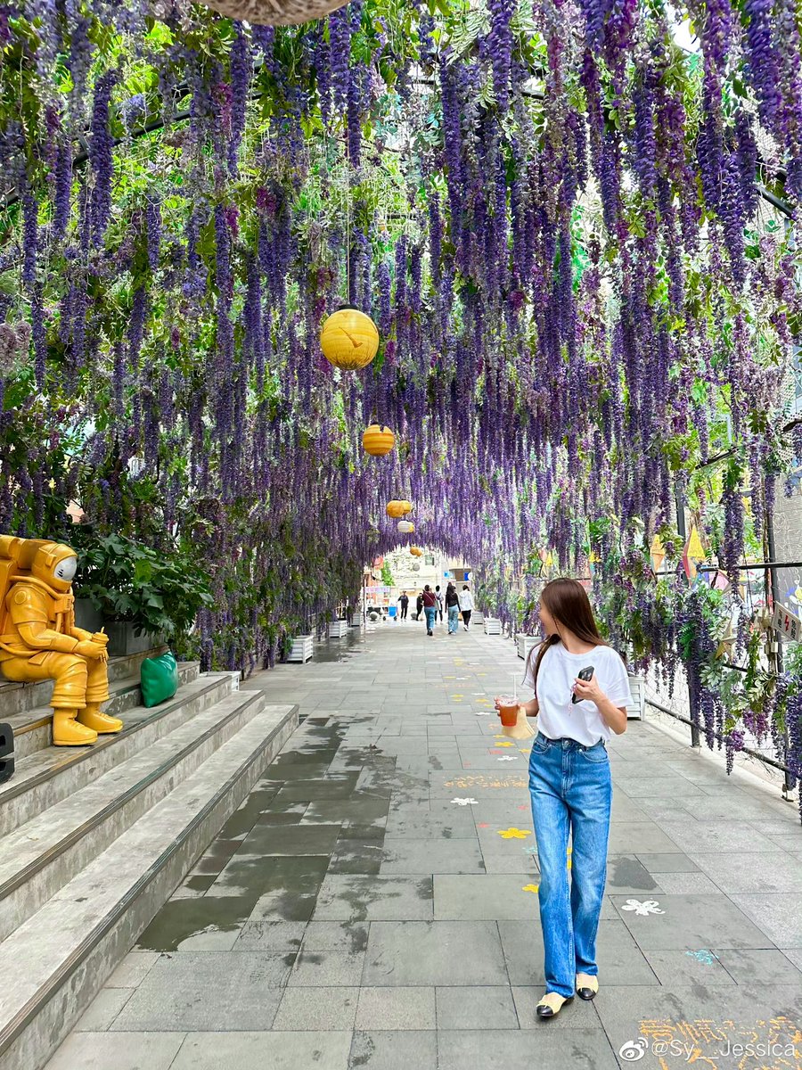 GoldenstarsTH's tweet photo. [ Jessica weibo ] | 05.18.2023

夏天快来了🦋so，准备好接收更多的快乐吧！#一张照片欢迎夏天# 

🔗 https://t.co/7yN7WWbyun
-
#JessicaJung #Jessica #제시카 #정수연 #Goldenstars #GoldenstarsTH https://t.co/oFAyMpcE6n