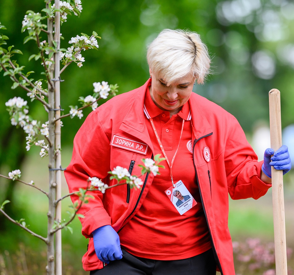 And..an apple tree was planted as a symbol of the <a href="/Red_cross_BY/">Belarus Red Cross</a> Medical and Social Service "Dapamoga." It  provides shade on a hot day, the flowers are beautiful in spring, and the apples are great to eat!  As a former nurse I am inspired by the work of the nurses of BRCS!