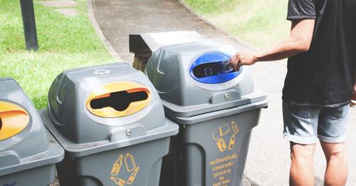 MakerFaireRome's tweet image. Imagine a world where waste is managed in a sustainable and efficient way, where resources are used to their fullest potential, and where we can create a cleaner future for generations to come ➡️bit.ly/3OlNnPt
#WasteManagement #SmartPicking #IoT #Sustainability