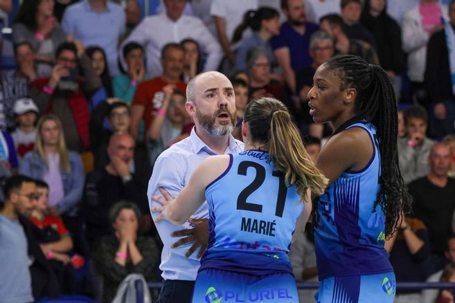 lecho_sports's tweet photo. #Basket Les images fortes du match de la finale des play-offs entre le C'Chartres BF et Charnay (54-55)
 https://t.co/PvFAo15Gvj https://t.co/lpYGVJ16hZ