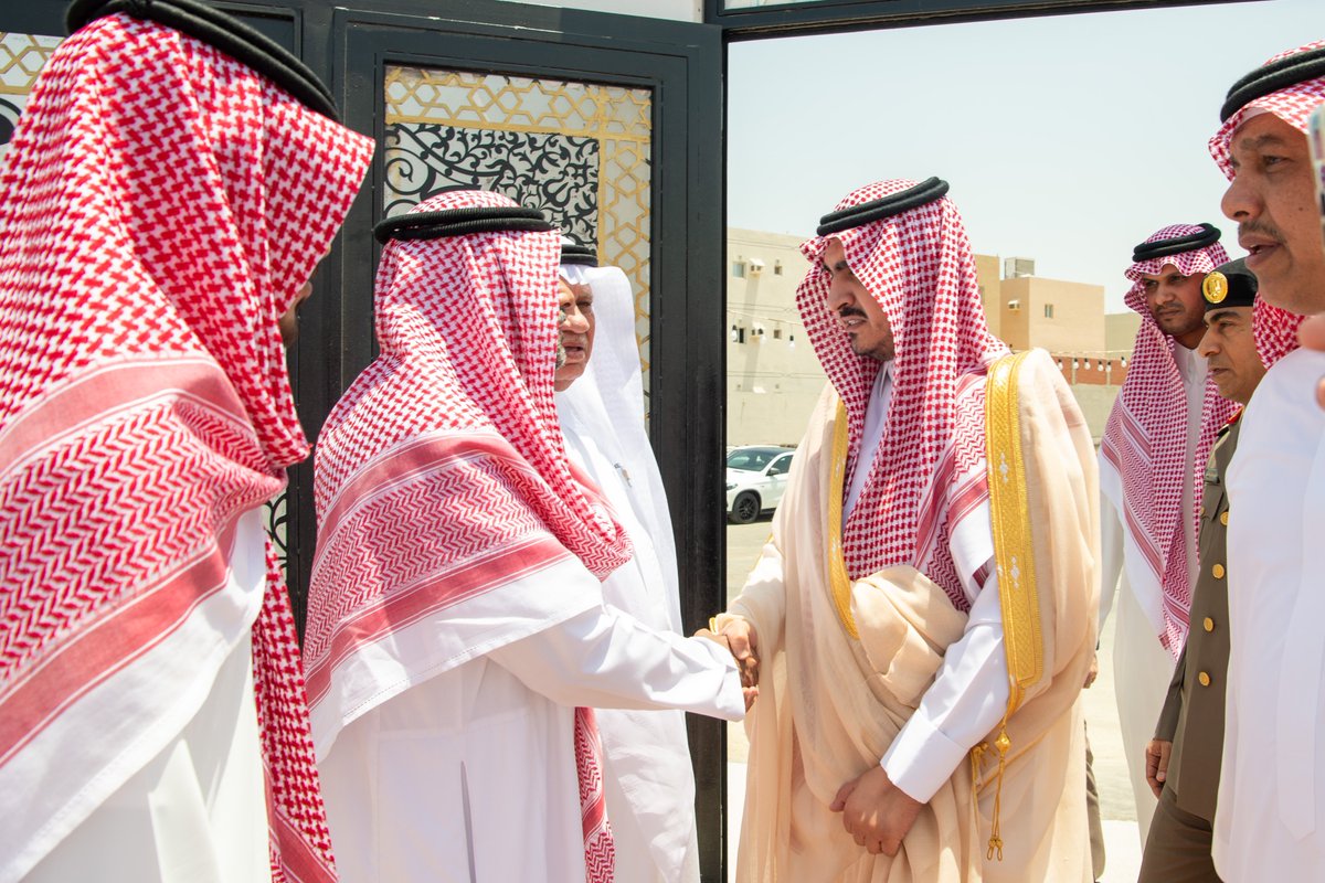 makkahregion's tweet photo. نائب أمير منطقة مكة
#بدر_بن_سلطان
يُقدّم تعازيه لذوي رجل الأمن محمد عبداللطيف العجلان، الذي استشهد خلال مداهمة أمنية لأحد أوكار تروّيج المخدرات في محافظة جدة
..عبّر سموه خلال زيارته لمنزل ذوي الفقيد عن فخر واعتزاز الوطن بعمله البطولي، سائلاً الله أن يتغمده بواسع رحمته https://t.co/DWCkrXOAH1