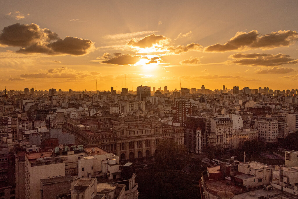 ChimpsSfu's tweet photo. #Chimpanzee "36 Hours in Buenos Aires" by Maria Cramer via NYT https://t.co/rIhksawkhy Buenos Aires, Argentina’s capital, can feel overwhelming. But elegance can be found everywhere. https://t.co/3CVMpb2poR