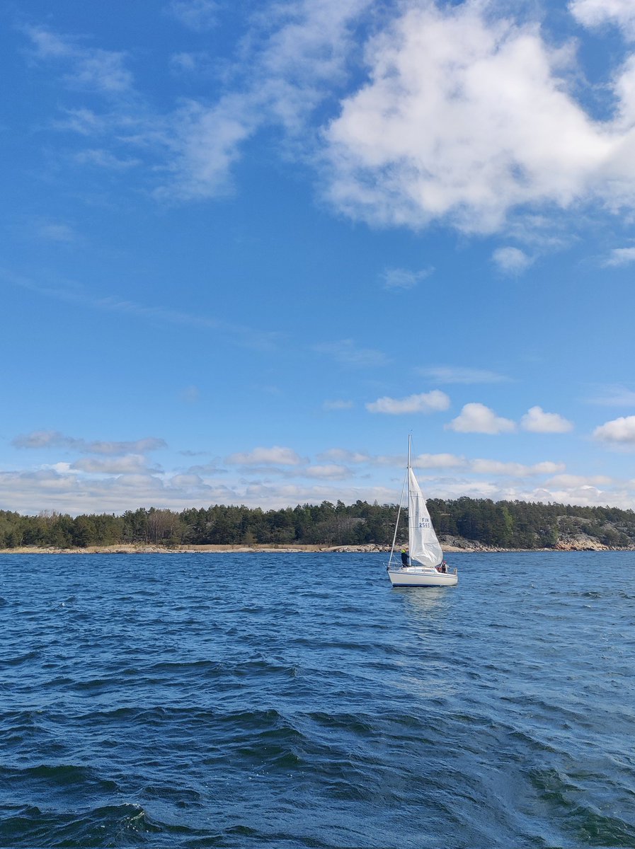 s/y Henrika tweet media