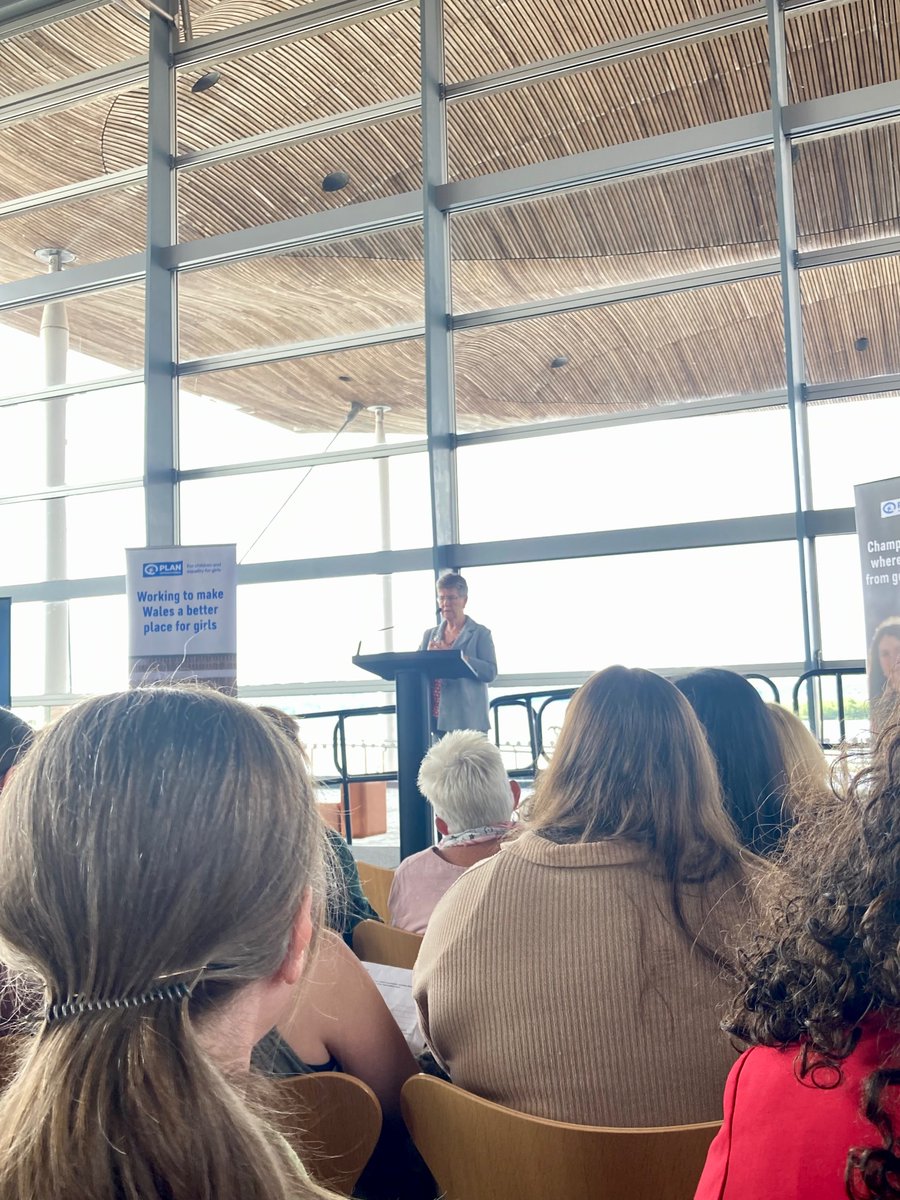 “82% of women feel unsafe walking alone after dark.” Worrying statistics from <a href="/JaneHutt/">Jane Hutt</a> at the <a href="/PlanUK/">Plan International UK</a> event today at the Senedd.