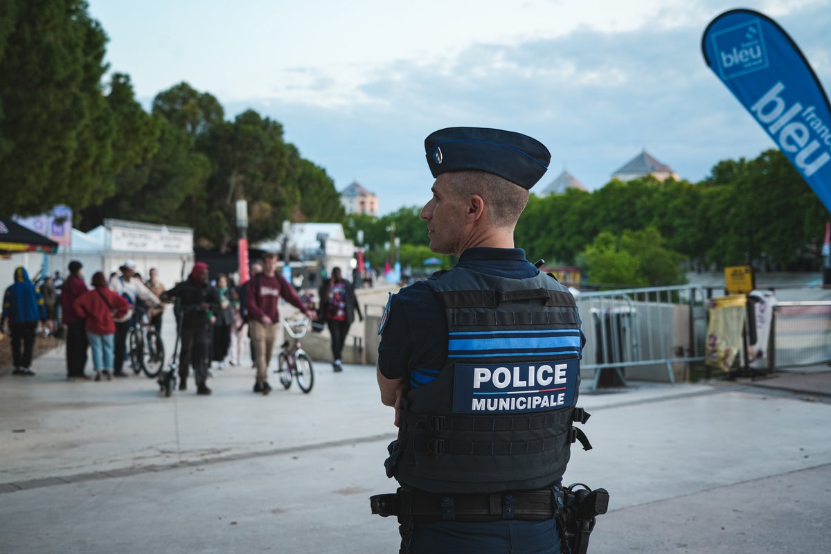 PMMontpellier's tweet image. ⏰ Tous les soirs du #Fise2023 
🔒Le @fiseworld ferme ses portes dès 20H30

🚔 Pour garantir la sécurité de l&apos;évacuation, les agents @PMMontpellier invitent les spectateurs à quitter les lieux en toute quiétude et sans aucun risque
Avec les agents de sécurité @GROUPENICOLLIN