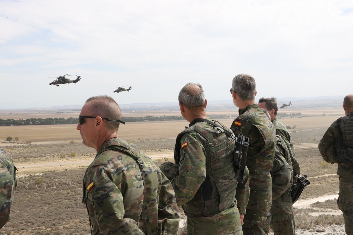 El Rey asiste a la fase #SwiftResponse23 del ejercicio internacional #DefenderEurope 23, que se desarrolla en el Centro Nacional de Adiestramiento San Gregorio, en Zaragoza.

➡️casareal.es/ES/Actividades…