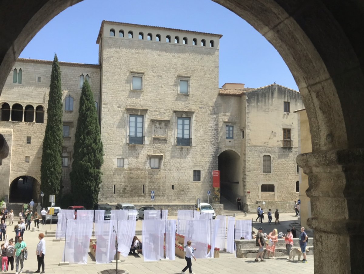 Avui 18 de maig és el Dia Internacional dels Museus. Des de la nostra biblioteca tenim una magnífica vista del <a href="/MuseuArtGirona/">Museu d'Art de Girona (md'A)</a>
 #DIM2023 #DiaInternacionalDelsMuseus