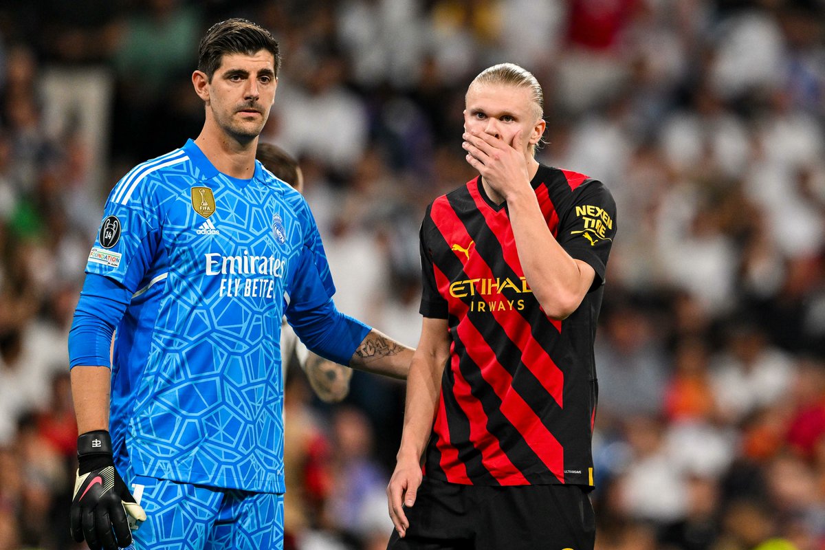 ActuFoot_'s tweet image. 🚨 Erling Haaland 🇳🇴 a félicité Thibaut Courtois 🇧🇪 à sa manière après le match contre le Real Madrid. 😅

« Tu es un crack, tu as sauvé trois buts, tu vas me le payer un autre jour. »

(@defcentral)