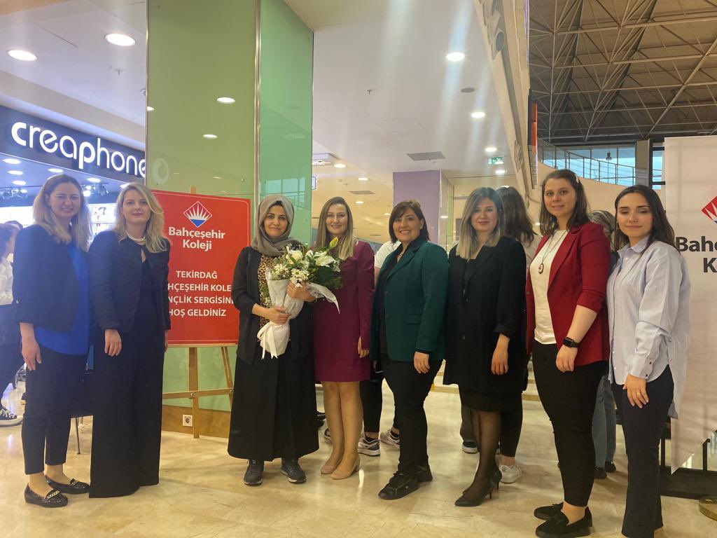 Tekirdağ Bahçeşehir Koleji Anadolu Lisesi 19 Mayıs Gençlik Sergimize Tekirdağ İl Milli Eğitim Müdürlüğü Müdür Yardımcısı Sn. Halit Eren, Şube Müdürü Sn. Osman Türe ve İlçe Milli Eğitim Müdürlüğü Şube Müdürü Sn. Melek Temel katılım gösterdiler.