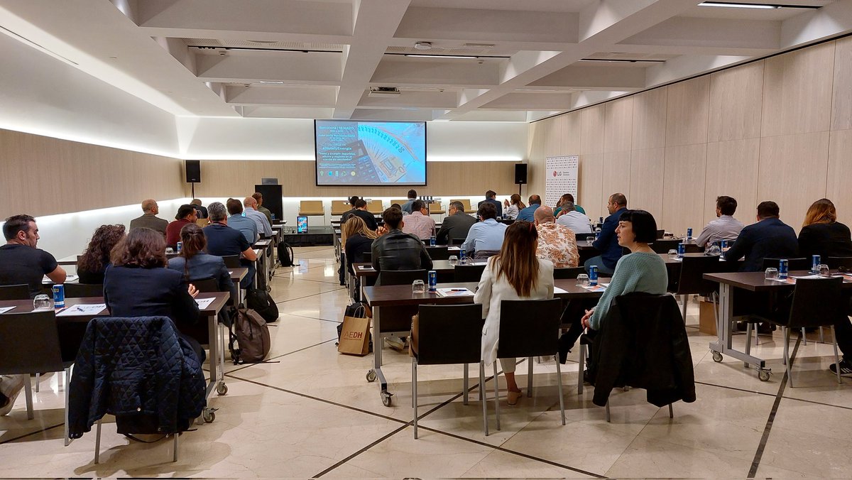 MVEGAS3's tweet photo. Jornada de #experienciasAedh en #Barcelona hablando sobre #eficienciaenergetica en el Melia Sarria @MeliaHotelsInt con @IsidroTenorio @bequest @AboraSolar @HydronikSolTec #Deleitewear @robertotorregr1 
#Hoteles #energía #Costes #hotelyenergia https://t.co/ogZi67HFDQ