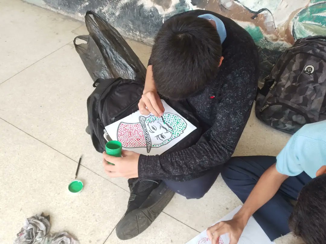 #16Mayo-Los Estudiantes de 3er Año B realizan el Dibujo del Artista plastico Armando Reverón y lo pintan con la técnica del puntillismo. #10mayo se celebra tal Efemérides.
<a href="/Berzabethg1/">Berzabethgandicaoficial</a>
@ZonaEducTachira
@ZetCultural
<a href="/Crazet2011/">Crazet2011</a>
<a href="/divmediagralzet/">División de Adolescentes, Jóvenes y Adultos ZET</a>