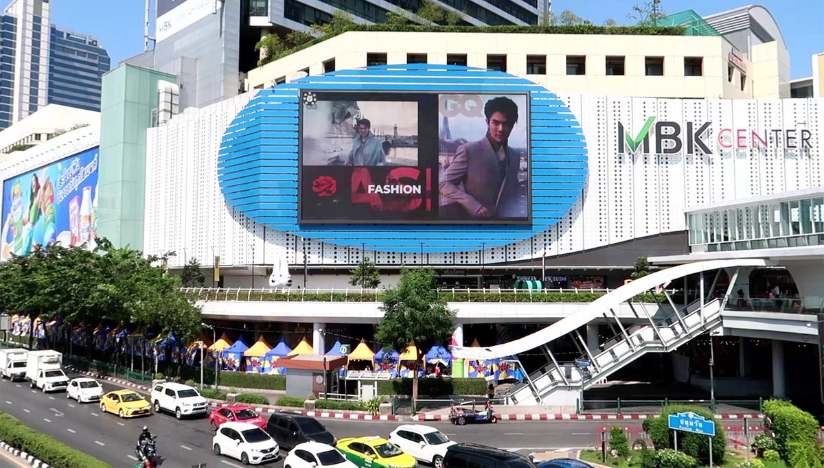 7samoyed_mile's tweet photo. [520 Support Project-Part 10 MBK LED]

The LED is on! Welcome to share and tag us if you see it😆💚

Thank again for the support from:🖤, @Anna53257709, Samoyed No.4 &amp; @MAnewday15 🌹🌹

📍: MBK 
📆: 18/5~24/5
⏰: 6:00-24:00 108 times/day

@milephakphum
#MilePhakphum
#GreenyRose https://t.co/G2ea6DCCPq