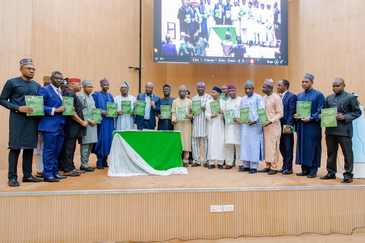The Minister of Communications and Digital Economy, Prof Isa Pantami, has inaugurated the National Committee on the implementation of the National Blockchain Policy for Nigeria.

The membership of theCommittee is drawn from 29 institutions across the

emergin.ng/fg-unveils-blo…