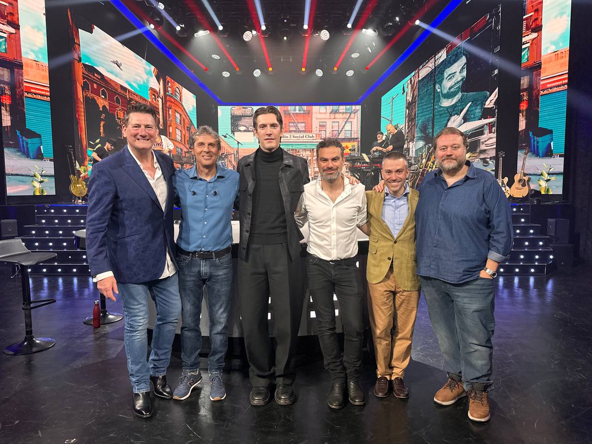 Grazie a @StefanoFresi, <a href="/giov_caccamo/">Giovanni Caccamo</a>, <a href="/TheTonyHadley/">Tony Hadley</a> e <a href="/saverioraimondo/">Saverio Raimondo</a> per essere stati con noi a #Radio2SocialClub.

Rivedi la puntata domani, alle 8:45 su @Rai2 🖥  raiplay.it/programmi/radi…