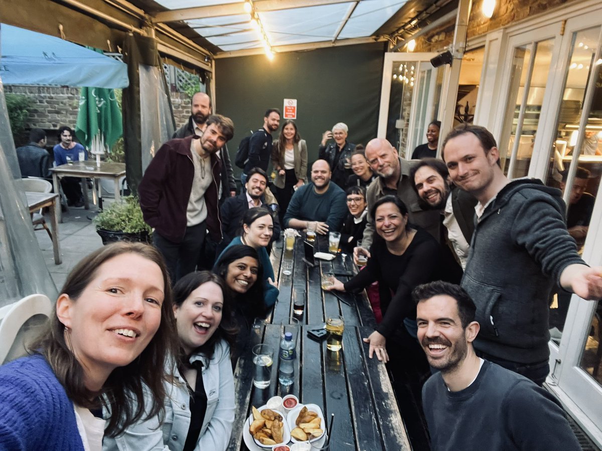 Hadn’t seen these lovely <a href="/QMPoliticsIR/">Queen Mary Politics and IR</a> folks in a while, but wish it was for a different reason. @LalehKhalili you will be greatly missed!! 💗🍻💗