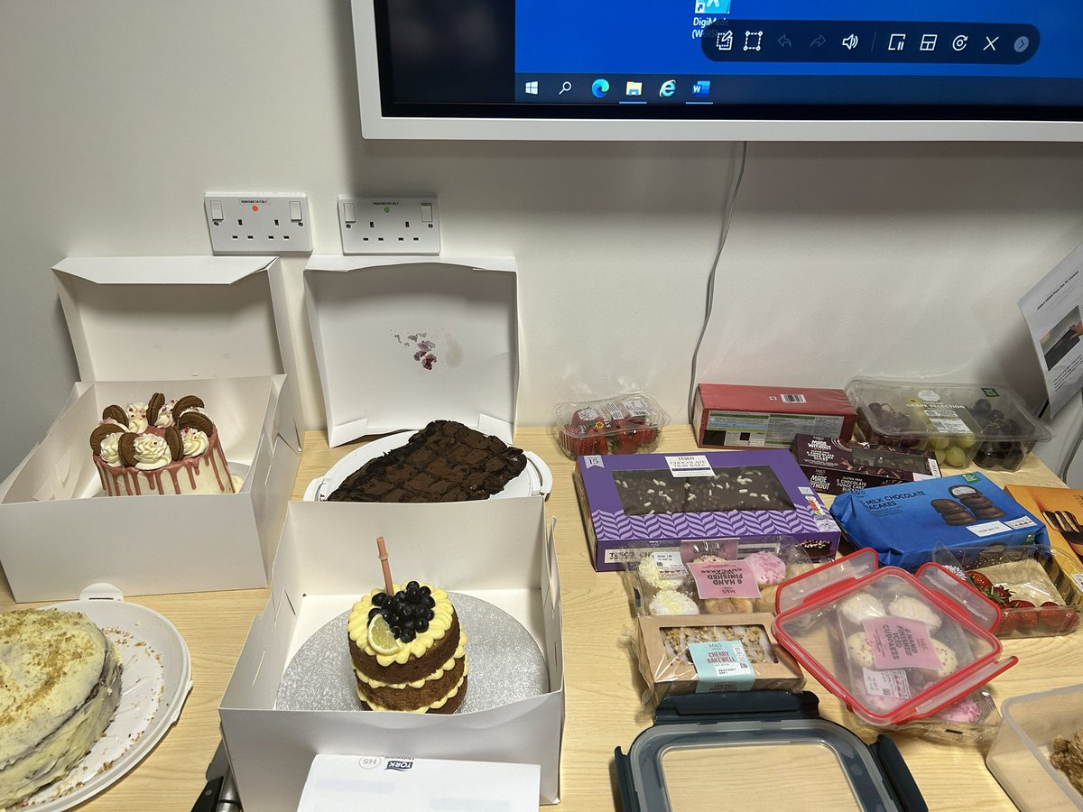 Preceptorship Day 4 for our wonderful midwives. - when they find out it’s your birthday at the weekend💕