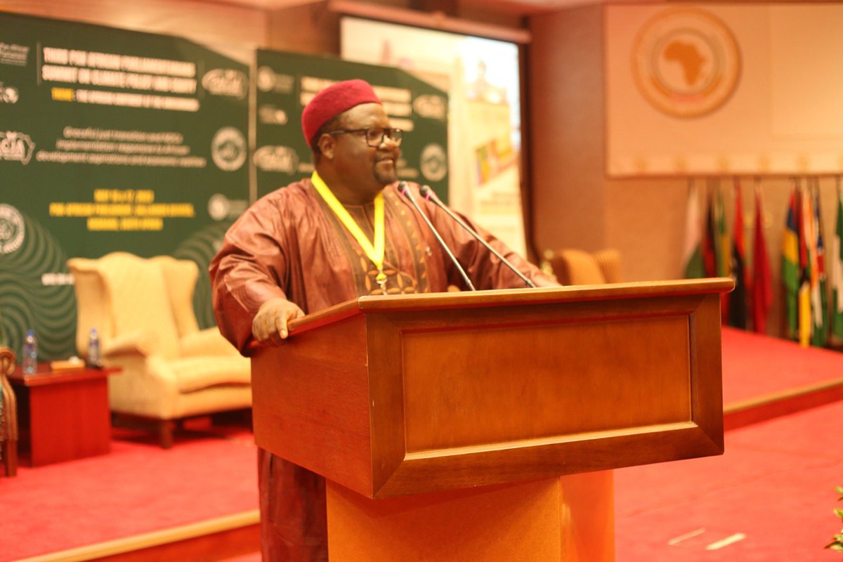 AfrikParliament's tweet image. #PAP Co-chairs  resumed on a session on ‘Resolution and Way Forward as the third #PAPClimateEquity summit draws to an end
@_AfricanUnion @PACJA1