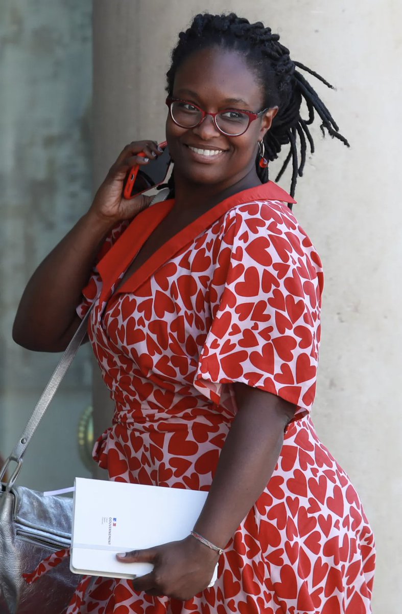 RaphaelleBlair's tweet image. 