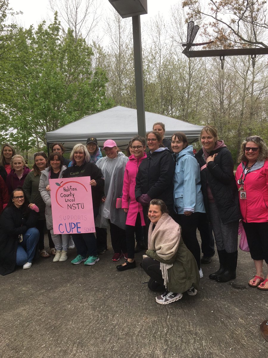 NSTU solidarity with our CUPE colleagues today on the picket line. You are greatly missed and needed by our Holland Road Elementary community @CUPE5047 @NSTeachersUnion