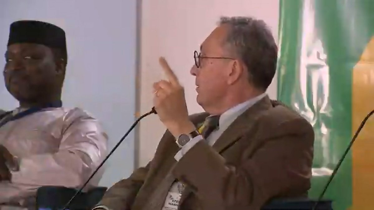 theGCERF's tweet photo. On the role of culture in promoting peace, @stefanomanservi cited 3 GCERF funded programmes.
🖌️ Use of art in prisons of #Somalia to promote sense of purpose.
🎬 Theatre in Mali to enhance social cohesion.
📢 Public speaking trainings in #Niger to improve confidence.
#FORAFRICC https://t.co/TsbRlu5Jff