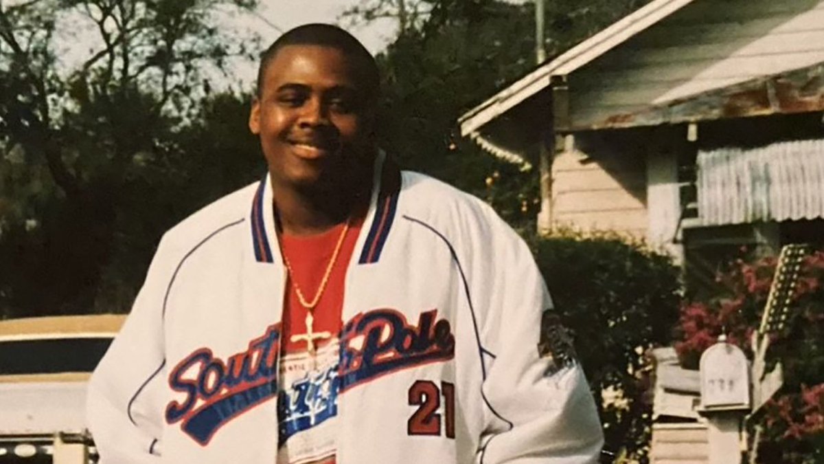 KtoUmarl's tweet photo. Lashawn Thompson (35) ‐ chorujacy na schizofrenię mężczyzna odbywający karę pozbawienia wolności w Fulton County Jail w Atlancie (USA). Zdaniem rodziny Thompson zmarł w swojej celi na skutek zjedzenia żywcem przez pluskwy i robaki, co miała potwierdzić niezależna sekcja zwłok. https://t.co/Vf0vPsoNHR