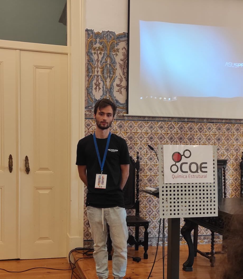 Congrats to André who brilliantly represented our lab at the CQE Days 2023. He is working on photoactivated spin crossover compounds as part of his final year project. <a href="/cqe_lisboa/">Centro de Química Estrutural</a> @FC_UL