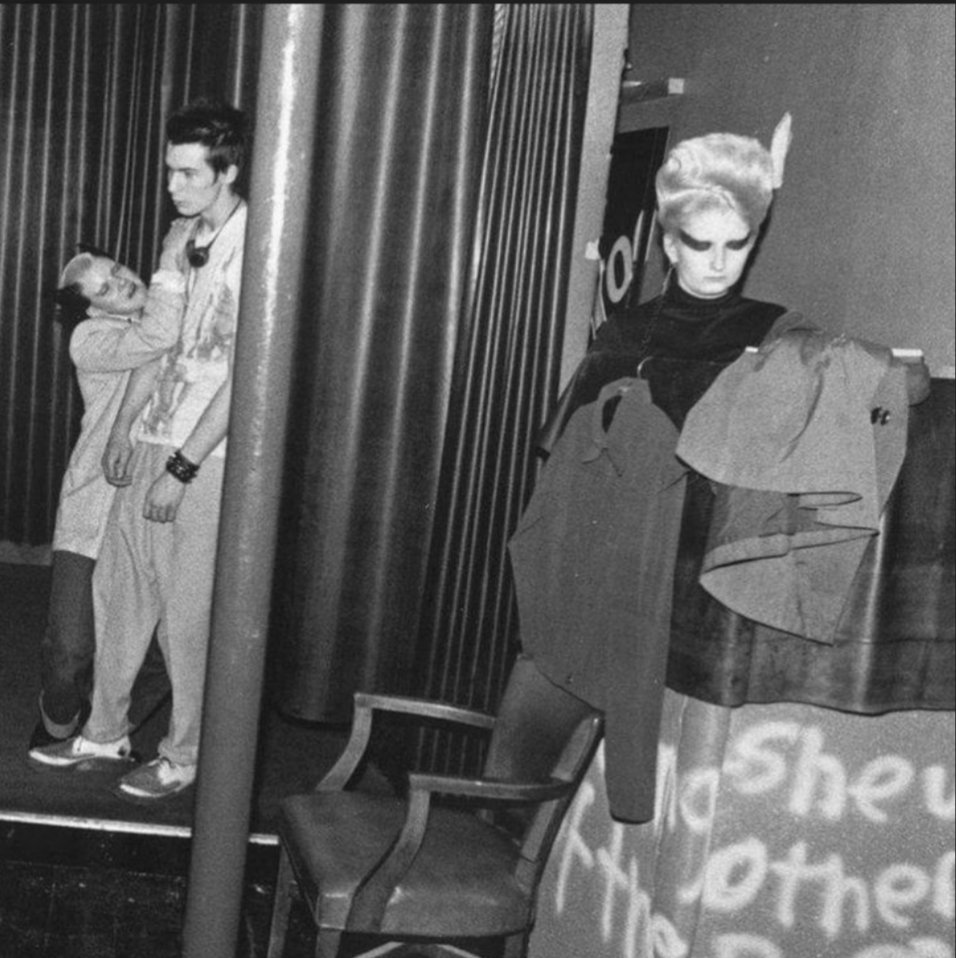 Cat Soo Woman, Sídney and Pam...✨✨✨🫲