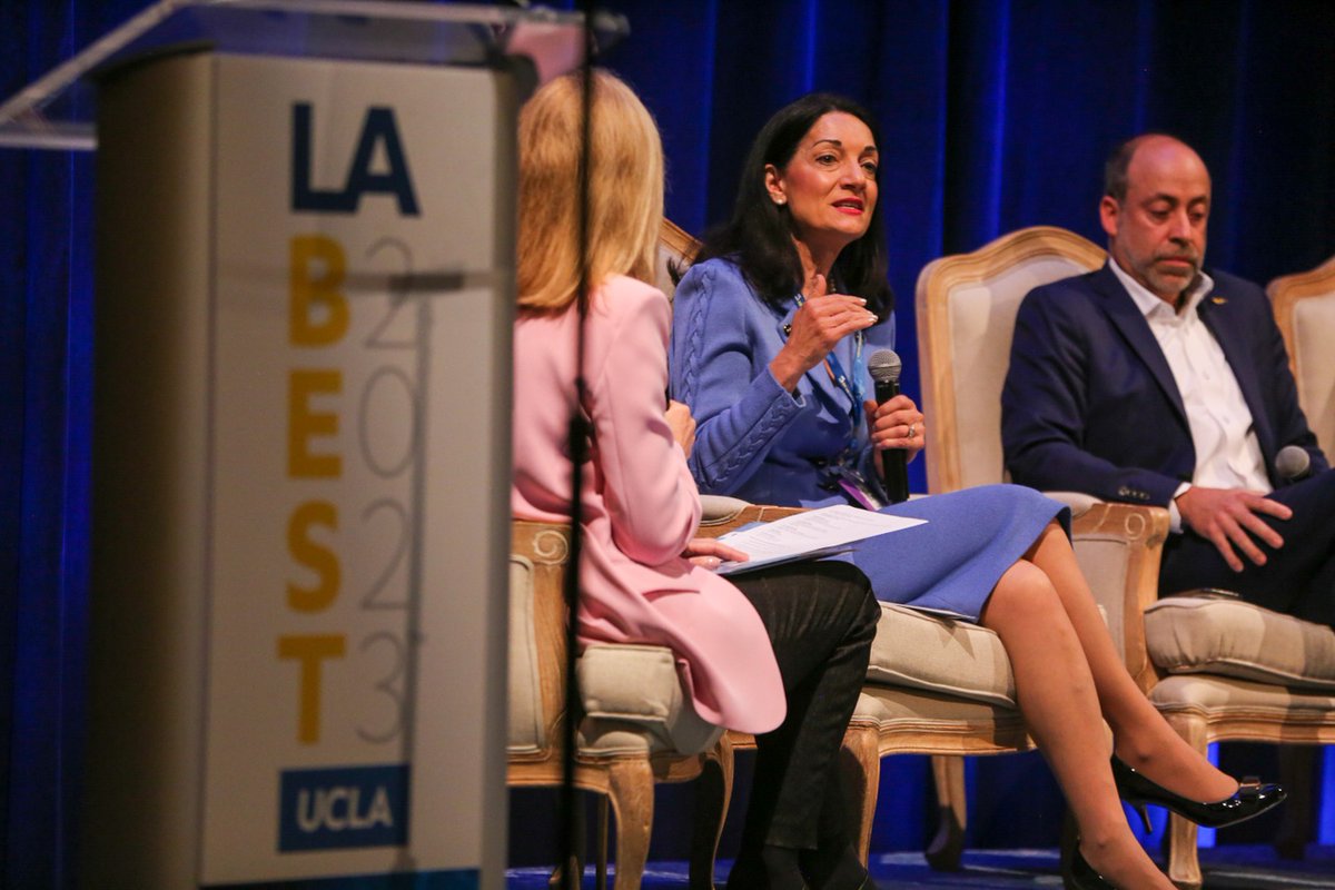 UCLATDG's tweet photo. Q: What are we doing with #AI in healthcare?
Johnese Spisso, @UCLAHealth:
“We are seeing promising developments in AI. We work w/ UCLA Dept. of Computational Medicine & are trying to look at longitudinal data and how that can create a predictive model for diseases.” #LABEST2023 https://t.co/dwOt1wyytY