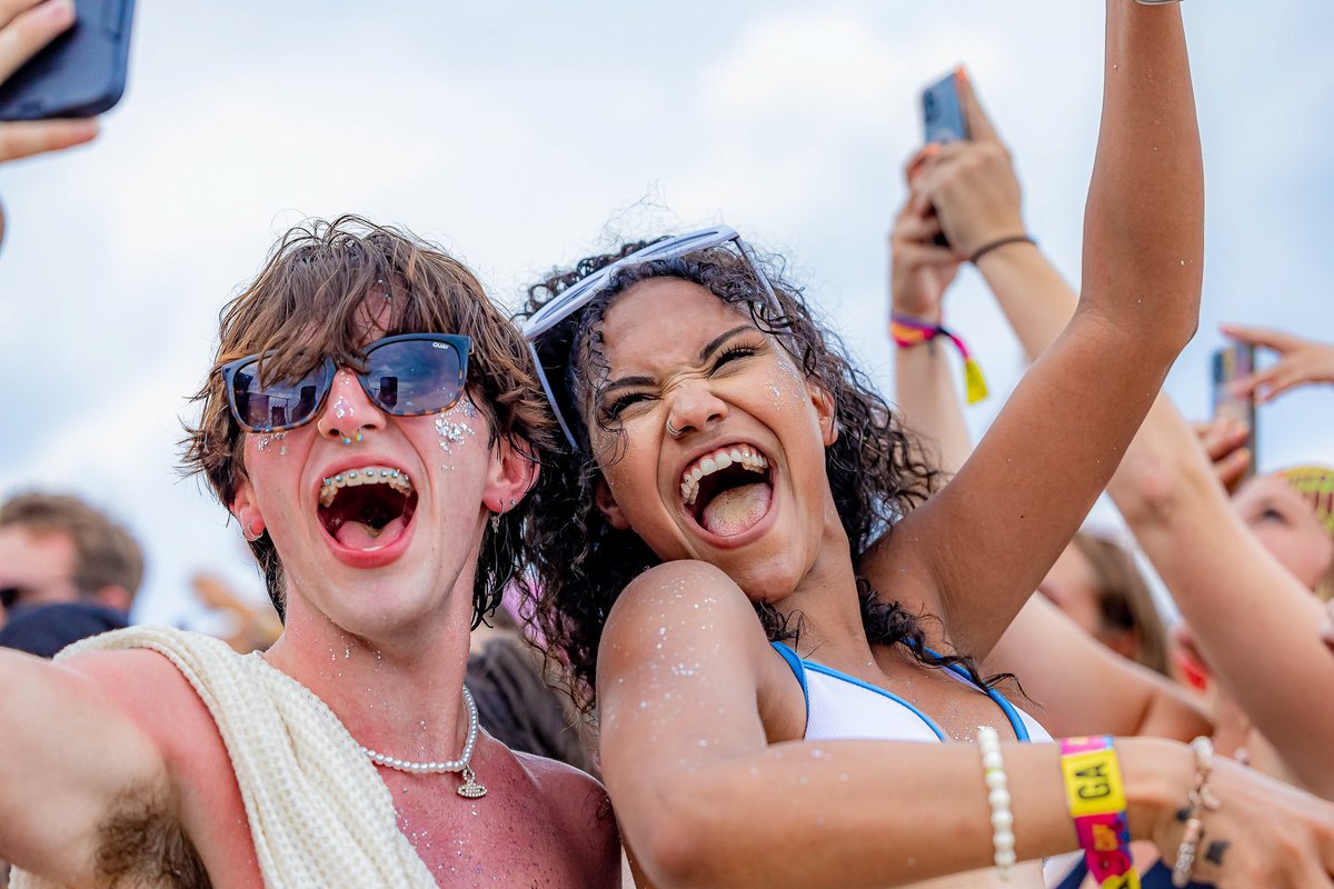 Hangout Music Fest tweet media