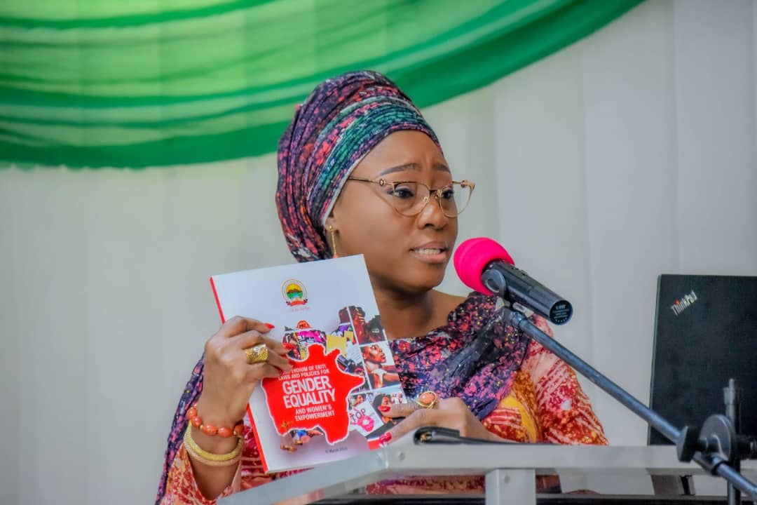 As usual, my predecessor in office, Her Excellency, @bisiafayemi, who was a facilitator at the event, took the lawmakers through an impactful presentation on 'Political Will and Gender Mainstreaming in Ekiti State.'