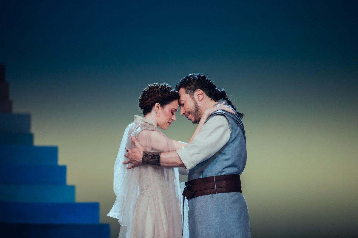 OperaINBAL's tweet photo. ¡Ya es hoy!, el estreno de la nueva producción de la ópera "Los pescadores de perlas", de Georges Bizet.

📅⏰ Acompáñanos a disfrutarla a las 20 h, en el Palacio de Bellas Artes.

¡No te la puedes perder! https://t.co/JskHbCy6ZW