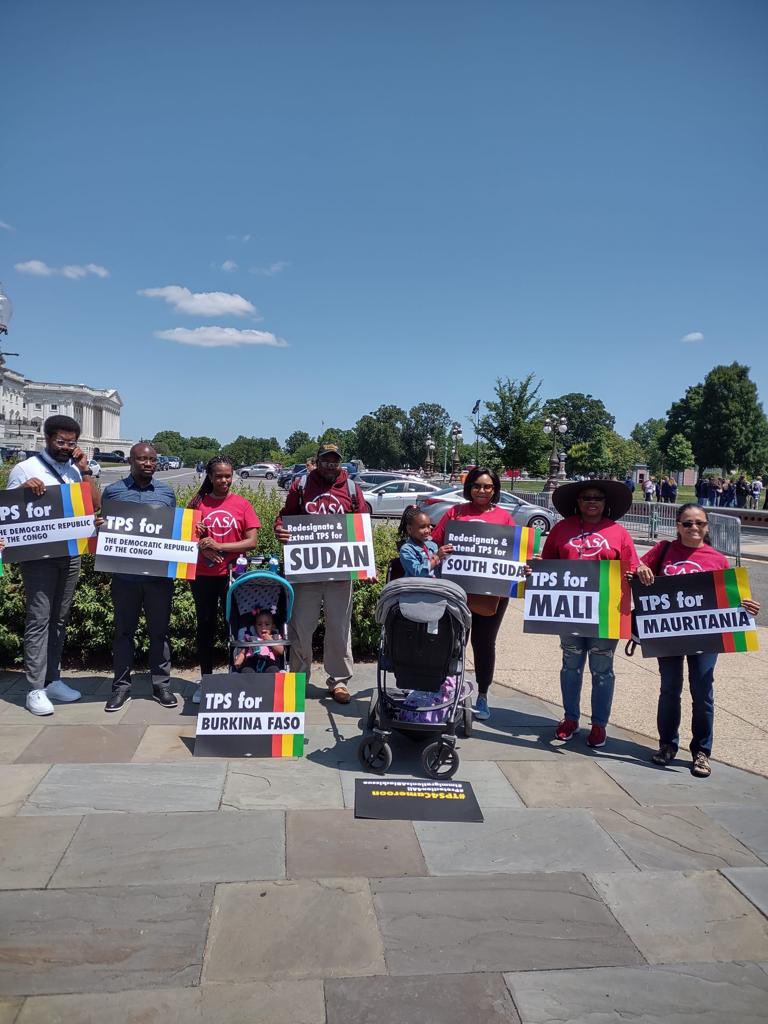 wearecasaorg's tweet photo. The US must urgently protect & respect Black migrants, @POTUS.
We joined CUSP, ACT, & other champions in DC to call on @JoeBiden to designate & renew TPS for:
🇲🇱Mali
🇲🇷Mauritania
🇨🇩DRC
🇨🇲Cameroon
🇸🇩Sudan
🇸🇸South Sudan
🇳🇬Nigeria
#Protection4All https://t.co/KmhpdYFCj5
