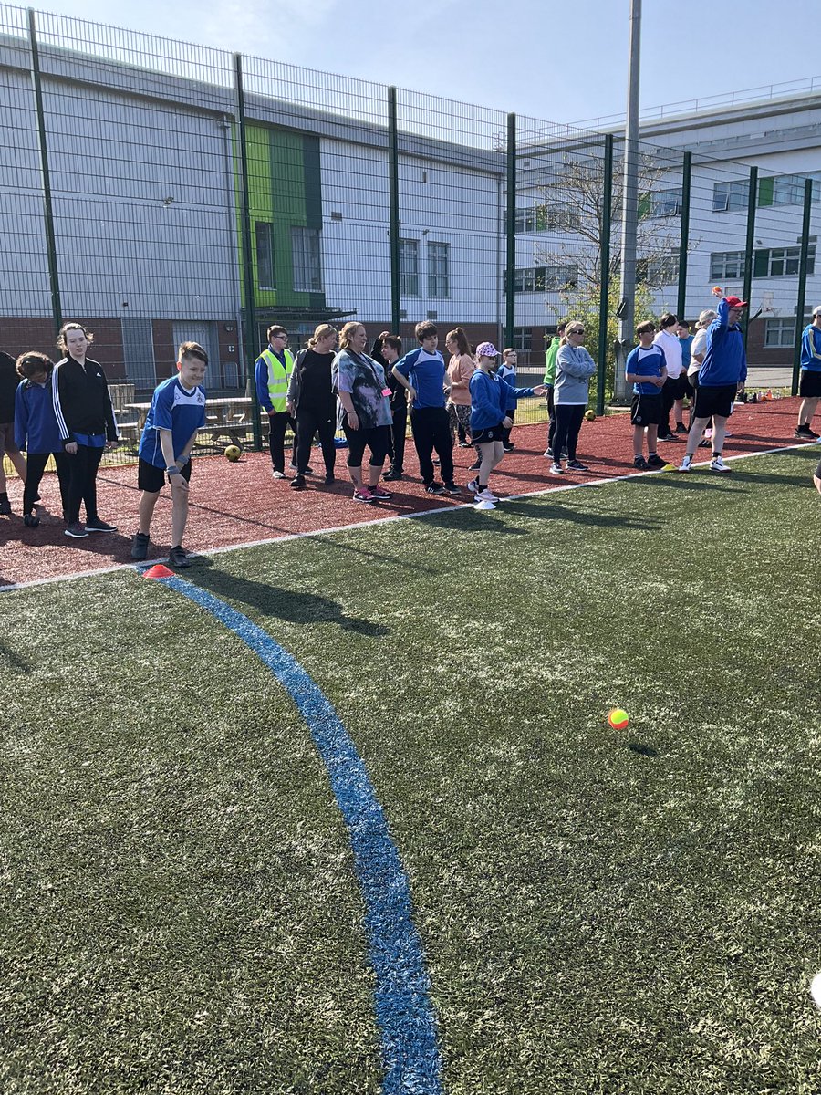 islwynsrb's tweet photo. While some work on distance,others work on accuracy! Cynon and Sirhowy worked on ball control using both their hands and feet this week in glorious early morning sun! #allaboutthetouch #watchthefollowthrough https://t.co/vXTbPwUfOA