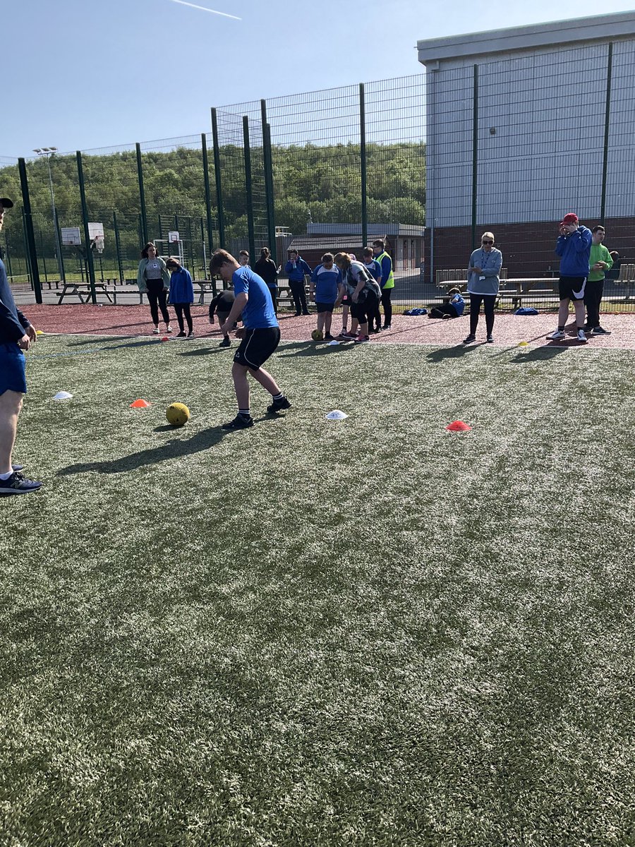 islwynsrb's tweet photo. While some work on distance,others work on accuracy! Cynon and Sirhowy worked on ball control using both their hands and feet this week in glorious early morning sun! #allaboutthetouch #watchthefollowthrough https://t.co/vXTbPwUfOA