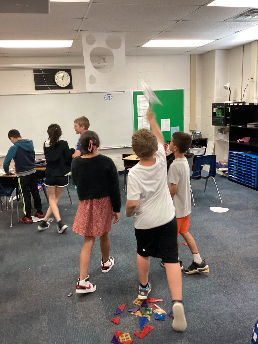 Flying into summer with some airplane fun today! <a href="/ClardyElemNKC/">Clardy Elementary</a> #wildcatproud
