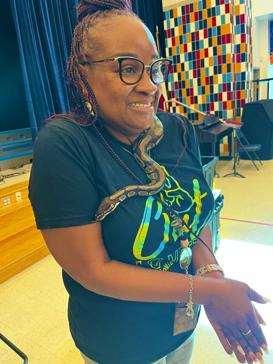 Lovett_Elem's tweet photo. We would like to thank Crocodile Encounters for coming to our school and showing us some amazing animals! Our students and teachers had a great time learning about these animals! 

#LoveItAtLovett #CrocodileEncounter 
@HoustonISD @TeamHISD https://t.co/5cQsTaffch