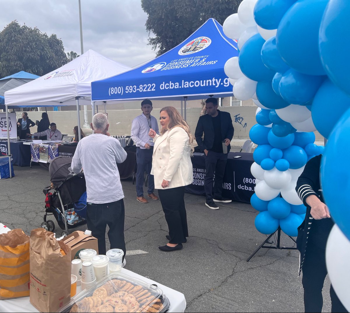 LACountyDCBA's tweet photo. #FairWorkFairPay in #LA. Although our Business Community Resource Fair is in #EastLA today, workers and businesses across #LACounty can access all of these resources and more by visiting https://t.co/PeLpyKdZqw and https://t.co/YdhvSxGKmn or by calling (800) 593-8222. Contact us! https://t.co/3mAeDQuOJ1