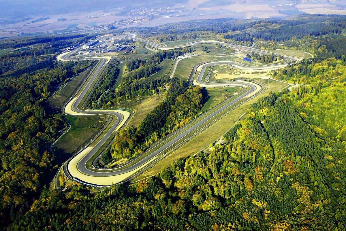 🇨🇿 Automotodrom Brno what a beautiful track! 😍

Next week is your chance to ride this legendary track for 3 full days on a brand new <a href="/BMWMotorrad/">BMWMotorrad</a> S 1000 RR
Join us from June 2nd-4th

The weather forecast could not have been better with 24 degrees! 🌤  racing-school-europe.com