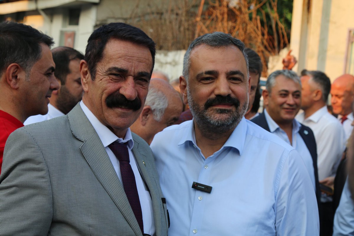 aslanogluchp's tweet photo. "Öteki" değil bizimkilerin mahallesindeyiz, Ege Mahallesi'ndeyiz. 
28 Mayıs günü, ülkemiz onlar kadar neşeli, onlar kadar rengarenk olsun diye bir kez daha buluştuk. https://t.co/7TGY1Xhi77
