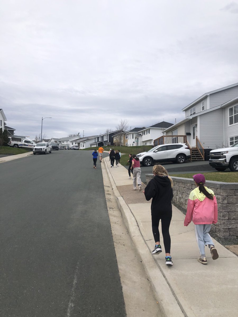MmeVarghese's tweet photo. Way to go, girls! St. Matt’s Run Club killing the hills in Cowan Heights today  and ran an awesome 3.4km 💪@csbarrysmt @TaraReidNL @StMattsTigers https://t.co/0G3sRtf17T