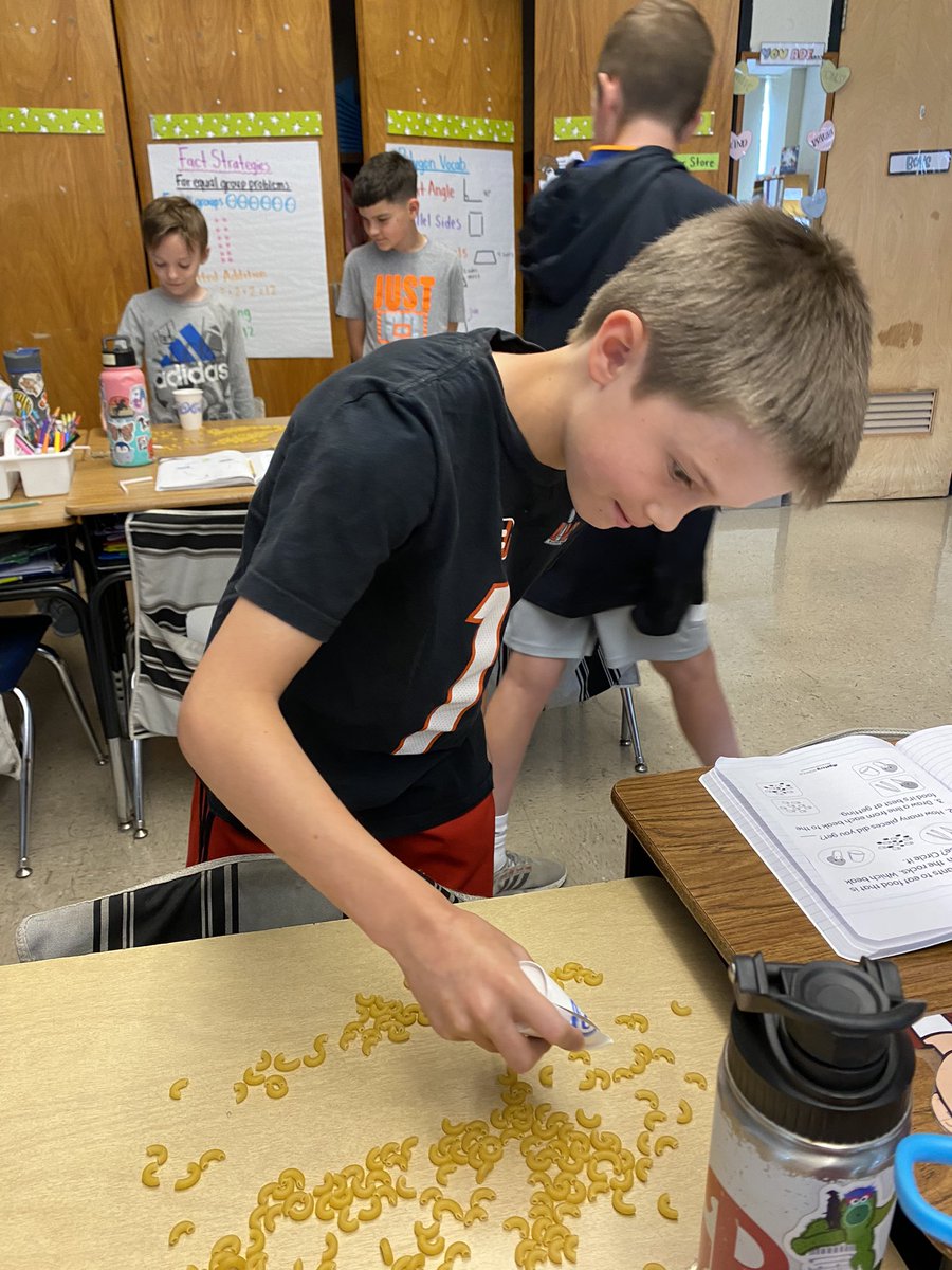 PSDSieverts's tweet photo. Science got hands on today as we explored animal adaptations🦆🦜@PSDGrasse 3rd graders got to test different “beaks” to see which was more efficient for gathering food and which was more precise. Thank you @PSD_EReichert for always making “sciencing” a blast😁 https://t.co/kJOj5Jqoaq