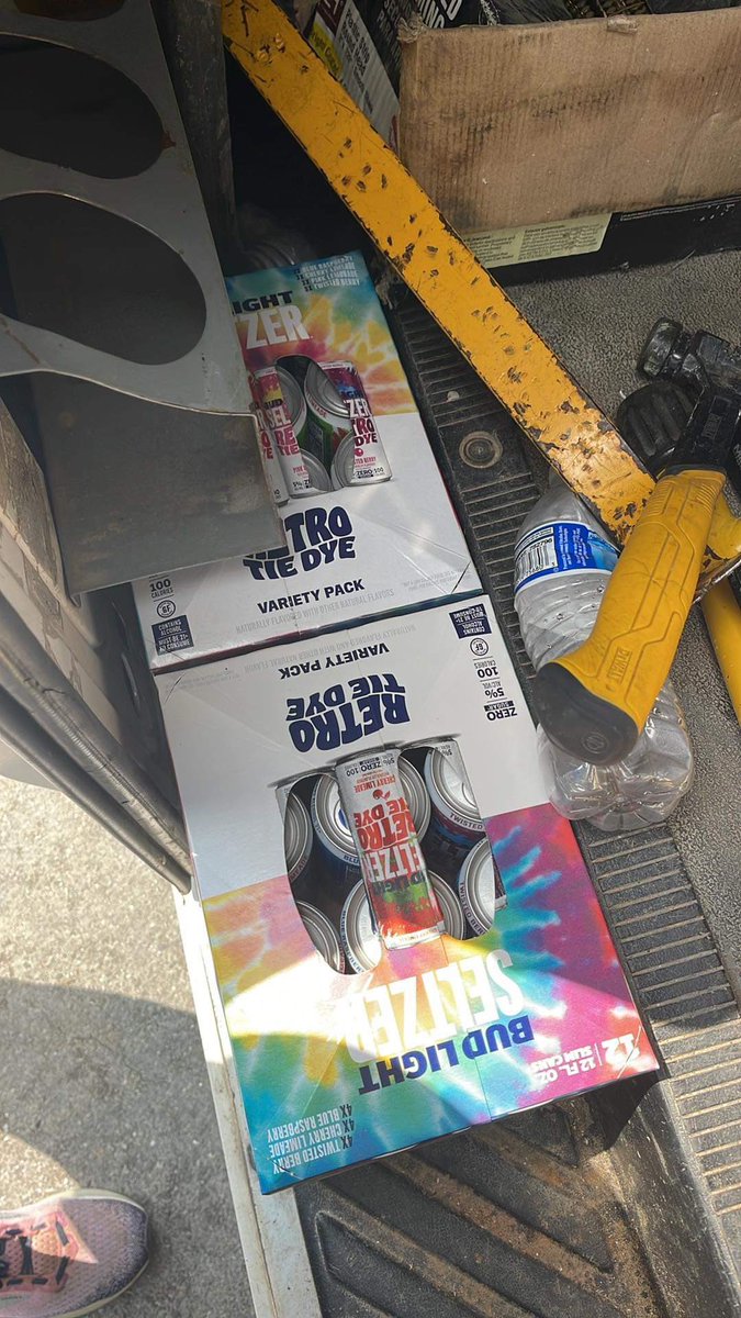 emcniff78's tweet photo. @budlight I just played at a store in Copperhill @raymondscoppercurve $26 a 12 pack! So total here with tax is $52, thought you’d like to know they are price gouging. https://t.co/Q09069zRqq