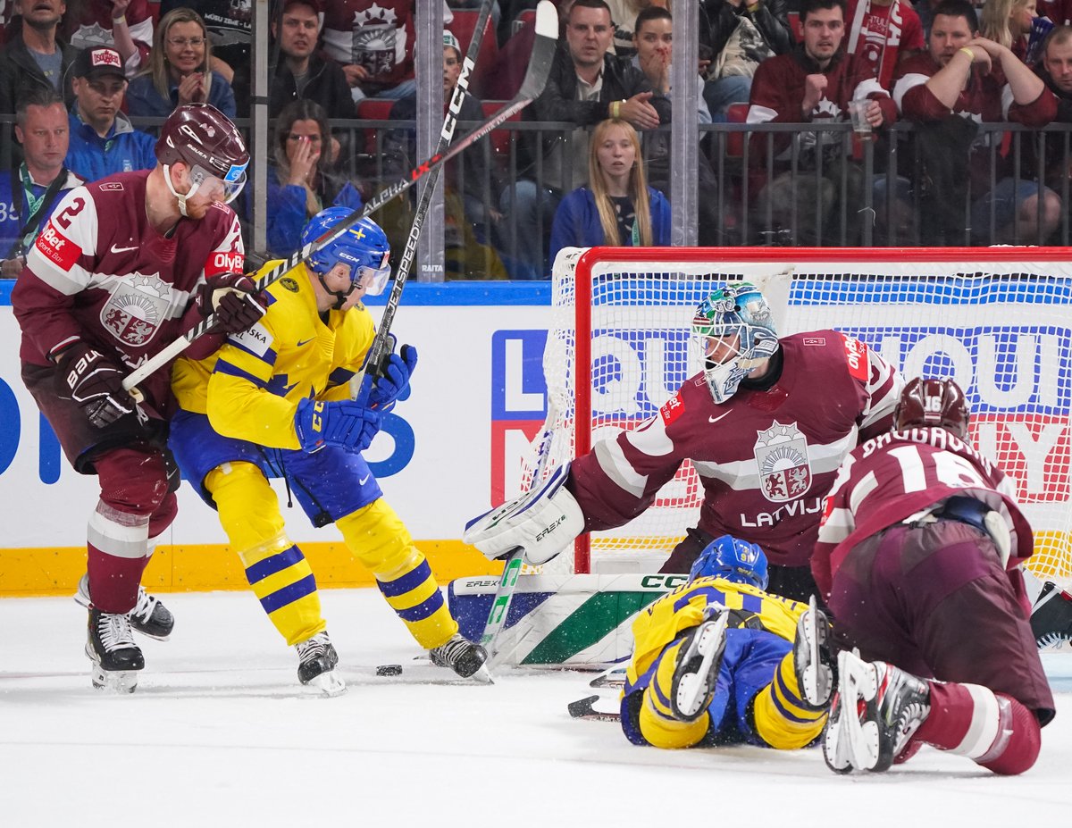 abbycanucks's tweet photo. ARTURS SILOVS IS GOING TO THE #IIHFWorlds SEMI FINALS! 🎉

Arty made 40 saves in @lhf_lv 's 3-1 Quarter Finals victory over Sweden in his hometown of Riga, Latvia 👏 https://t.co/DHxJHFIBQt