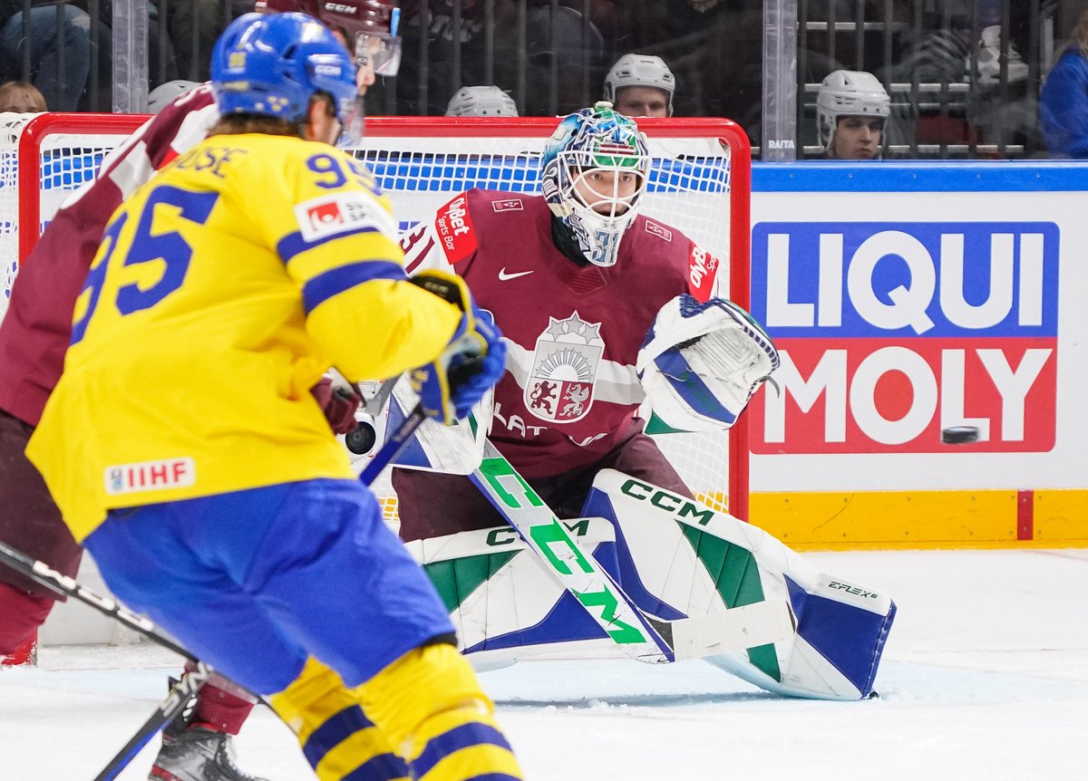 abbycanucks's tweet photo. ARTURS SILOVS IS GOING TO THE #IIHFWorlds SEMI FINALS! 🎉

Arty made 40 saves in @lhf_lv 's 3-1 Quarter Finals victory over Sweden in his hometown of Riga, Latvia 👏 https://t.co/DHxJHFIBQt