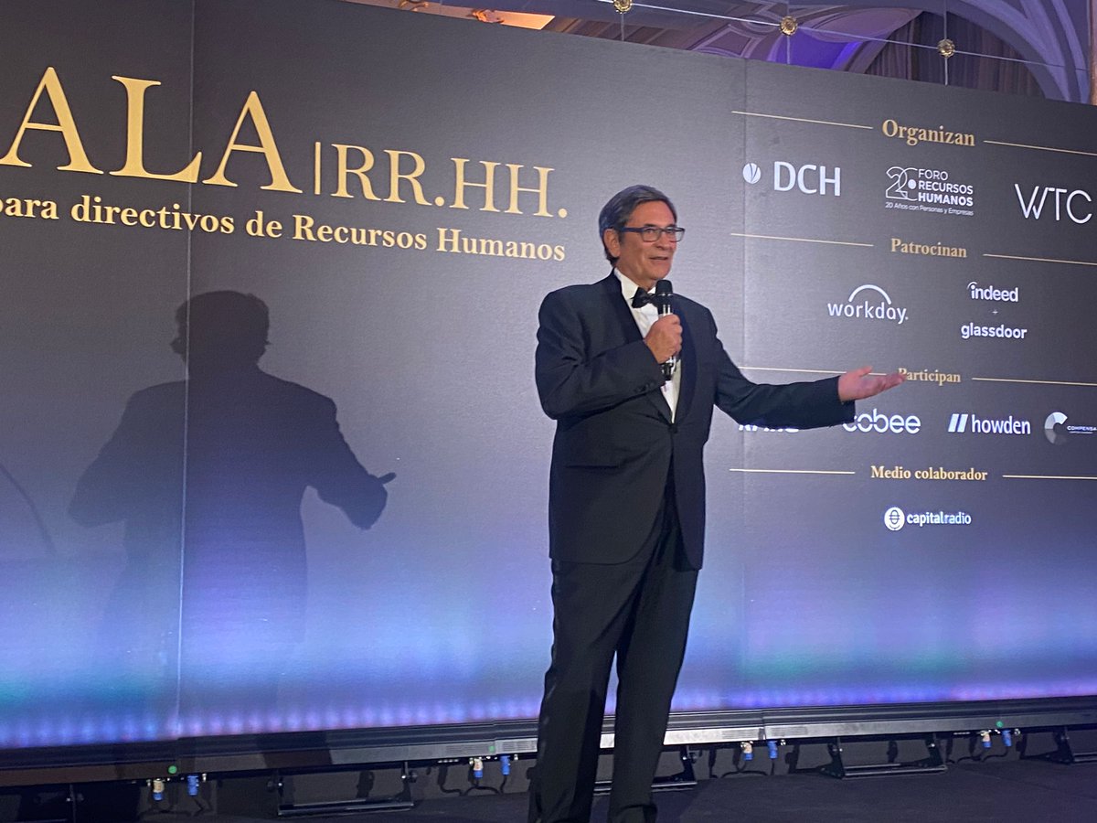ForoRRHH's tweet photo. 🔴 #DIRECTO

👤 @PedroGarciaCan4 - CEO en #WTC

🎙 “Venimos a celebrar la profesión. Permitidme recordar que WTC celebra su 35 aniversario”

#VIIGalaRRHH https://t.co/E8CuZFhZV7