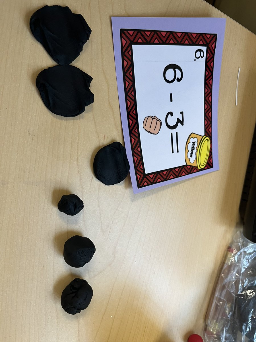 akrunion's tweet photo. Play-doh Smash it subtraction was a hit yesterday @FerndaleEarlyEd 🙌 https://t.co/Pdw09MX0Is