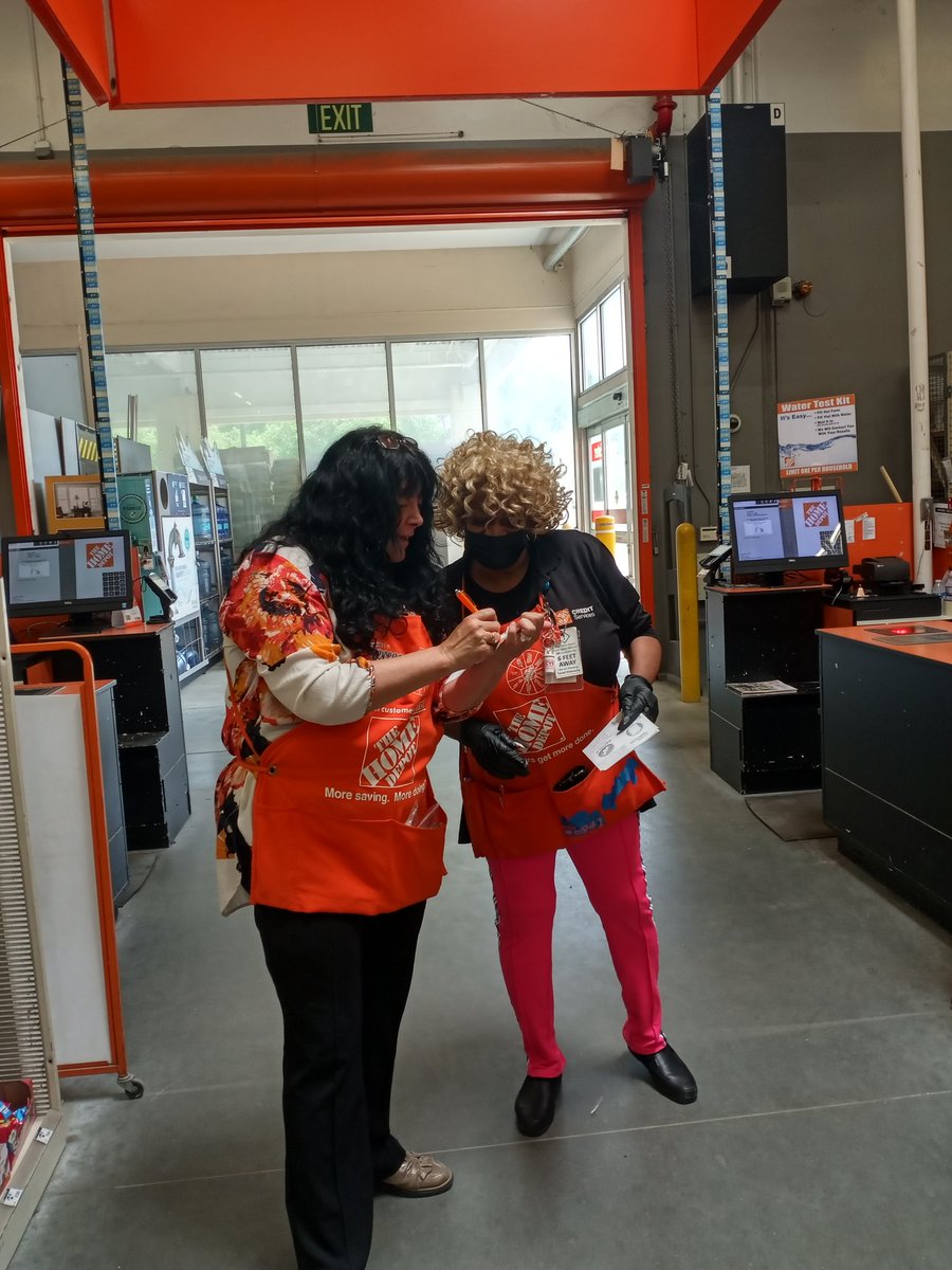 Enjoyed recognizing some of our awesome associates during our Shrink Engagement Walk at #LegendaryLithia