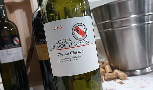 Sluttelig nappede jeg lige et glas mere fra den almindelige #chianticlassico fra #roccadimontegrossi og denne gang i årgang 2018 #houlbergsblog #wineblogger #winelovers #winelover 5,5/7